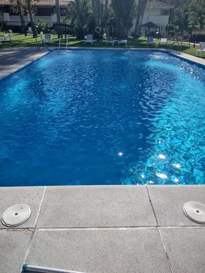 Puerto Banus Apartment Near Beachfront, Big Sunny Terrace, Pool, Tennis Court, Parking & Movies Projector มาร์เบยา ภายนอก รูปภาพ